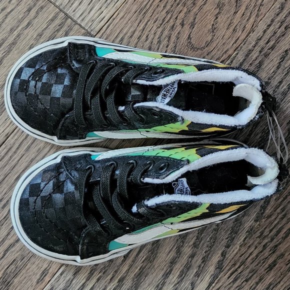 Brand New pair of Vans toddler size 7 shoes - Picture 5 of 12